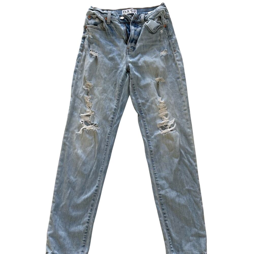 Daze light-wash distressed jeans size 24